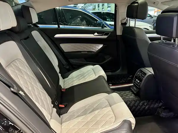 Volkswagen Magotan 2023, фото 13