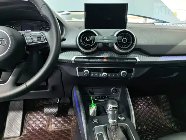 Audi Q2L 2022, фото 12