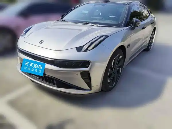 Zeekr 001 2024