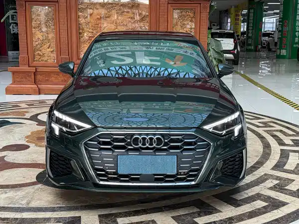 Audi A3 2023, фото 2