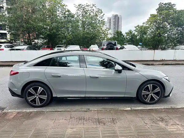 Mercedes-Benz EQE 2022, фото 5