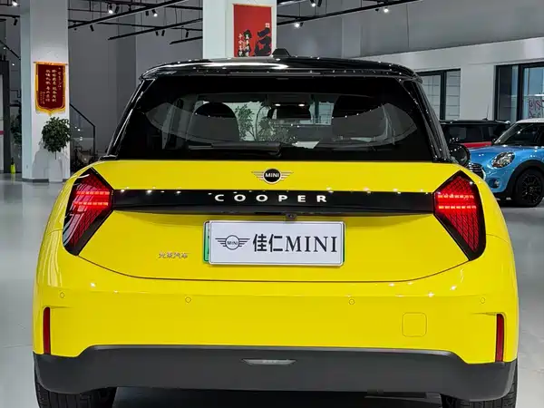 MINI Cooper SE 2024, фото 5