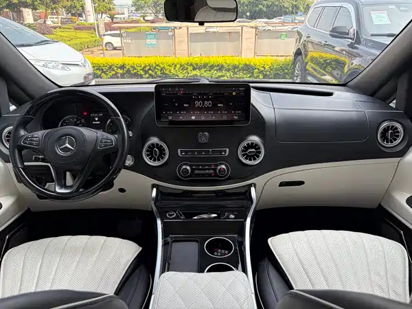 Mercedes-Benz Vito 2023, фото 16