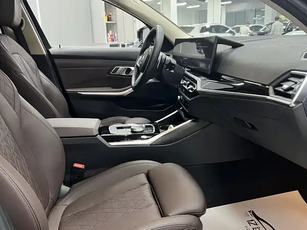 BMW 3 Series 2023, фото 21