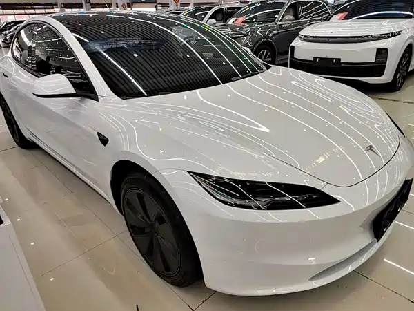 Tesla Model 3 2023, фото 4