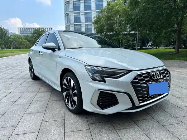 Audi A3 2024, фото 3