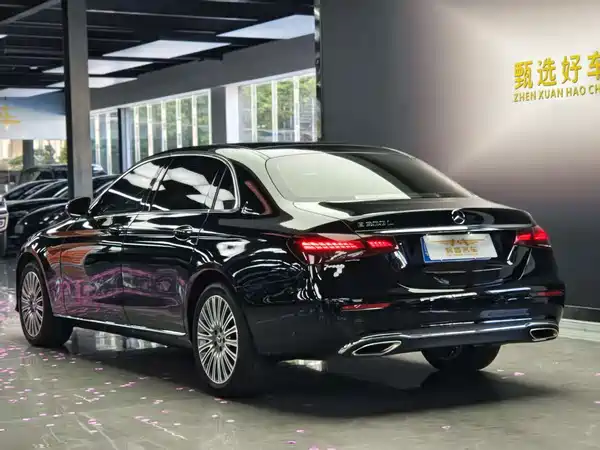 Mercedes-Benz E-Class 2022, фото 4