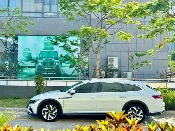Volkswagen Passat CC 2025, фото 14