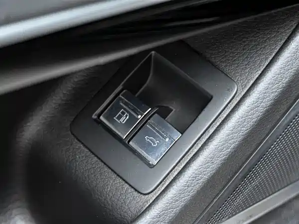Audi A8 PHEV 2022, фото 25