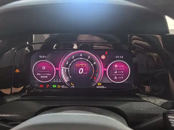 Volkswagen Golf GTI 2023, фото 7