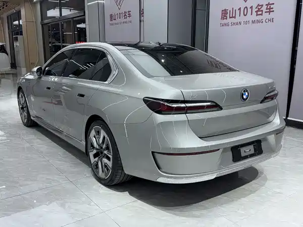 BMW i7 2023, фото 8