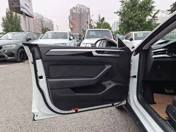 Volkswagen Passat CC 2023, фото 8