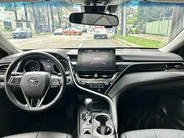 Toyota Camry 2021, фото 2