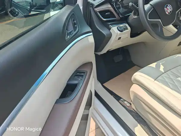 Buick GL8 2022, фото 11