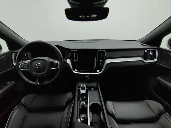 Volvo S60 2025, фото 5