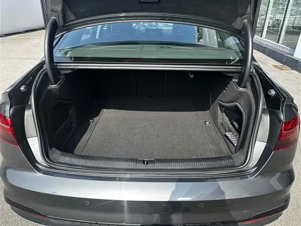 Audi A4L 2022, фото 8