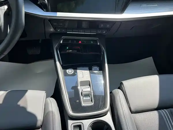 Audi A3 2023, фото 18