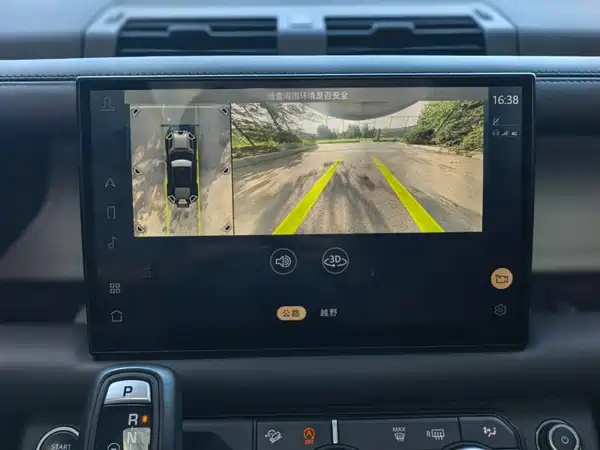 Land Rover Defender 2022, фото 12
