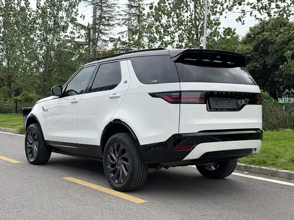 Land Rover Discovery 2023, фото 6