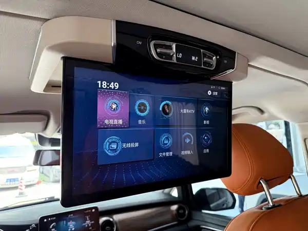 Mercedes-Benz V-Class 2022, фото 11