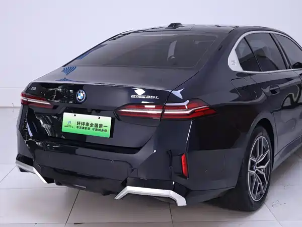 BMW i5 2025, фото 8