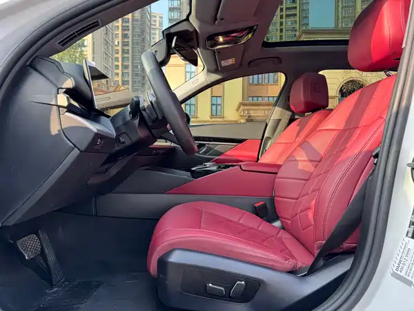 BMW 5 Series 2024, фото 7