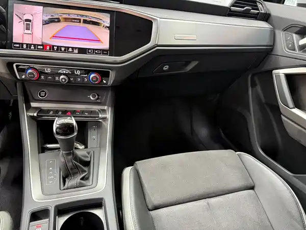 Audi Q3 2023, фото 12