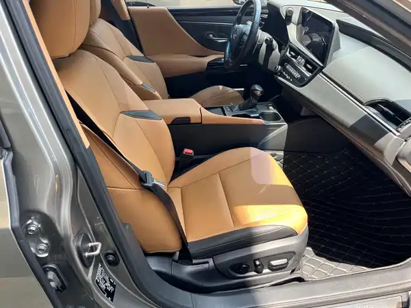 Lexus ES 2022, фото 12