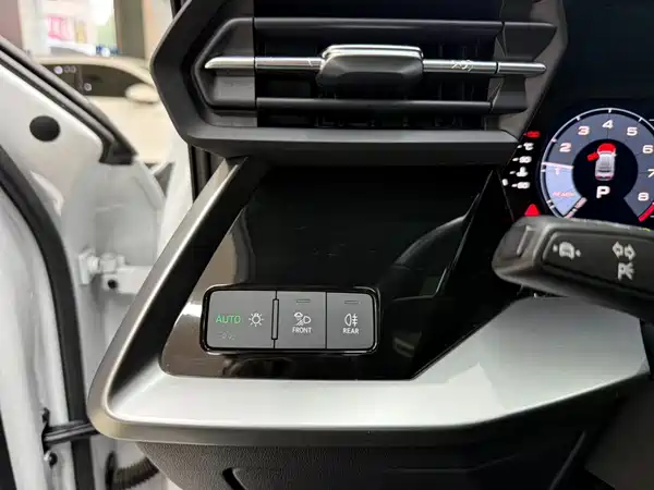 Audi A3 2023, фото 9