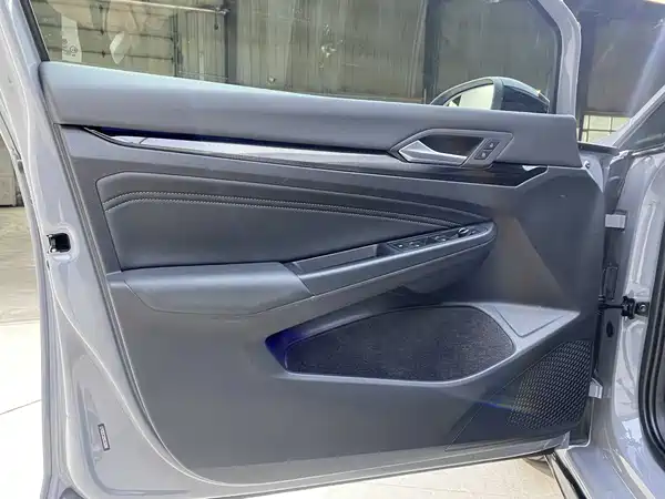 Volkswagen Golf 2023, фото 16