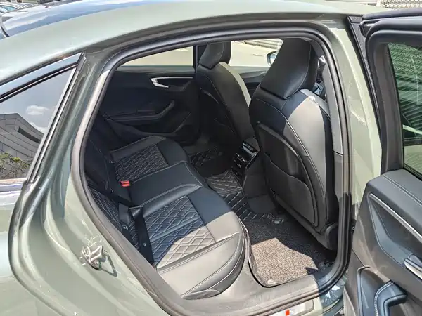 Audi A5L 2025, фото 11