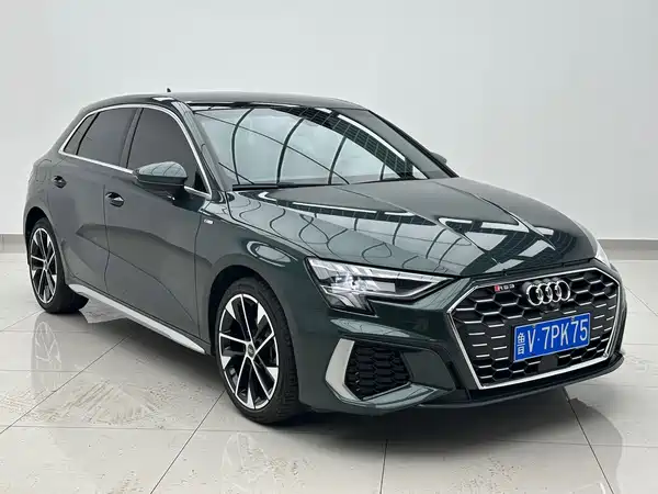 Audi A3 2023, фото 2