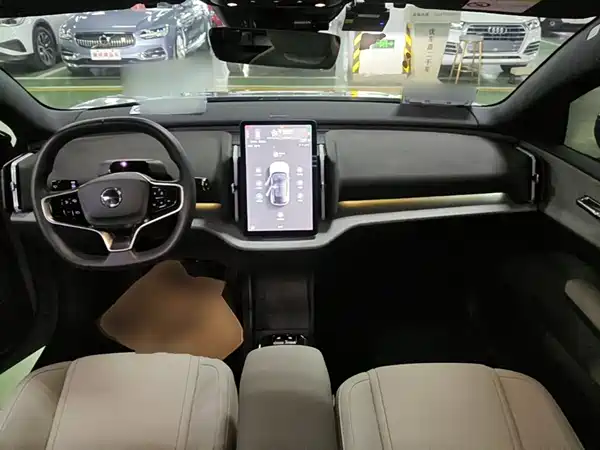 Volvo EX30 2025, фото 9