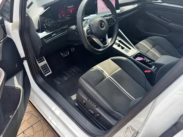 Volkswagen Golf 2023, фото 18