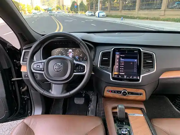 Volvo XC90 2022, фото 11