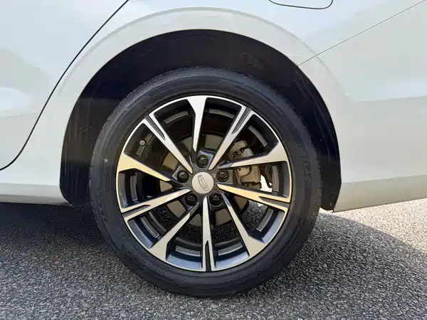 Geely Emgrand 2025, фото 17