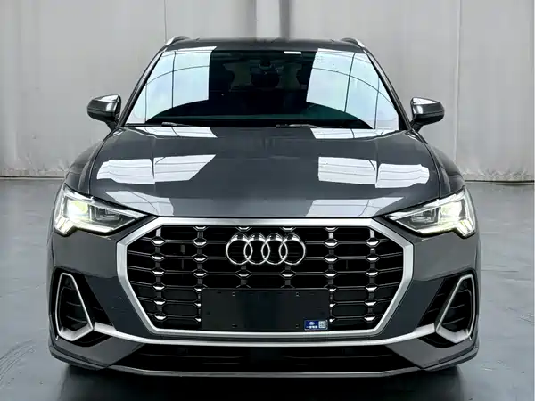 Audi Q3 2023, фото 2