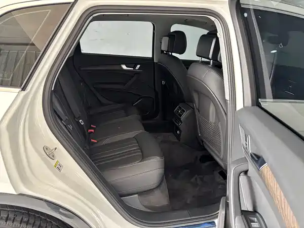 Audi Q5L 2024, фото 24