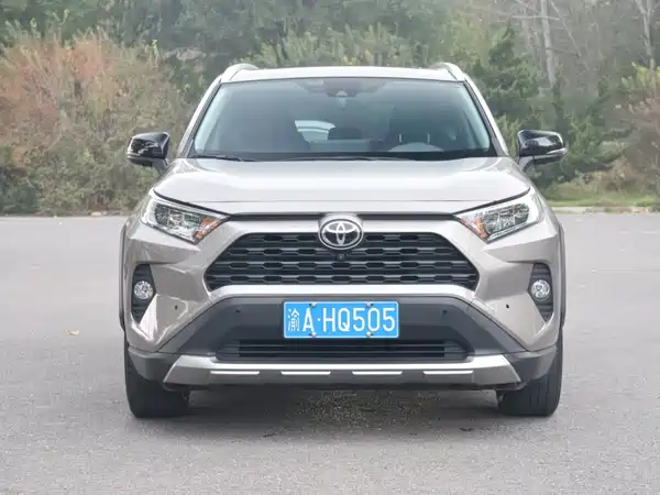Toyota RAV4 2022, фото 2