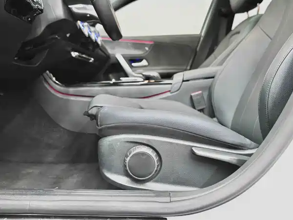 Mercedes-Benz A-Class 2022, фото 25
