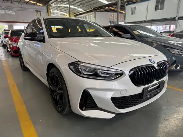 BMW 1 Series 2022, фото 3
