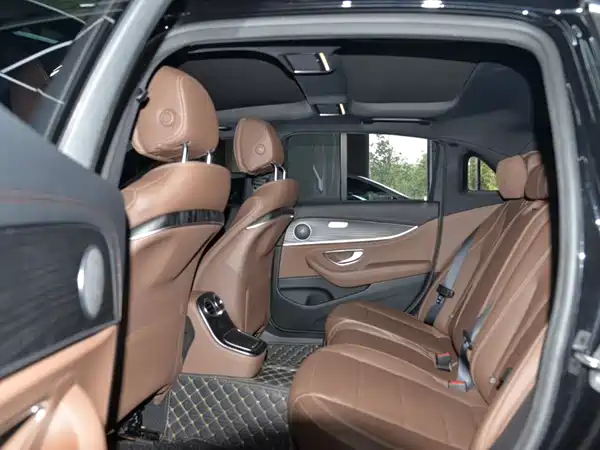 Mercedes-Benz E-Class PHEV 2023, фото 11