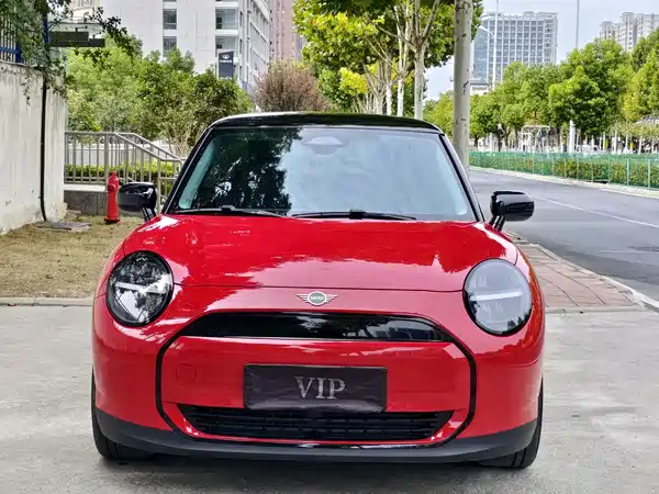 MINI Cooper SE 2024, фото 2