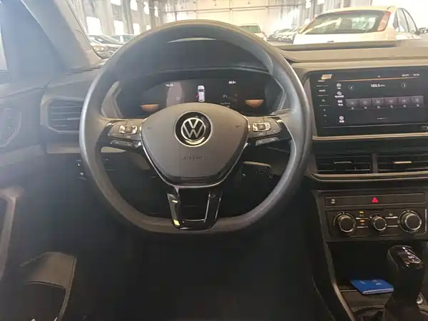 Volkswagen T-Cross 2023, фото 10