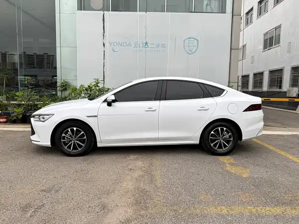 BYD Qin PLUS 2023, фото 8