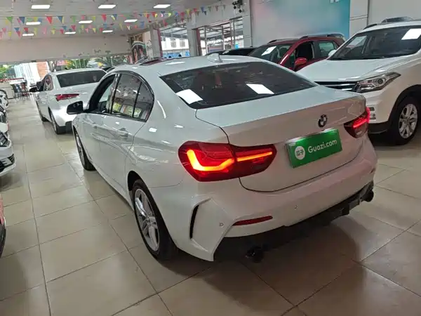 BMW 1 Series 2023, фото 4