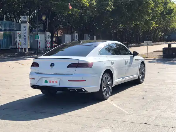 Volkswagen Passat CC 2023, фото 8