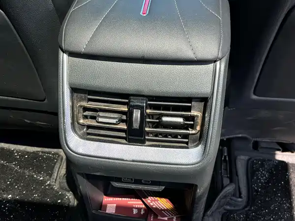 Hongqi H5 2023, фото 22