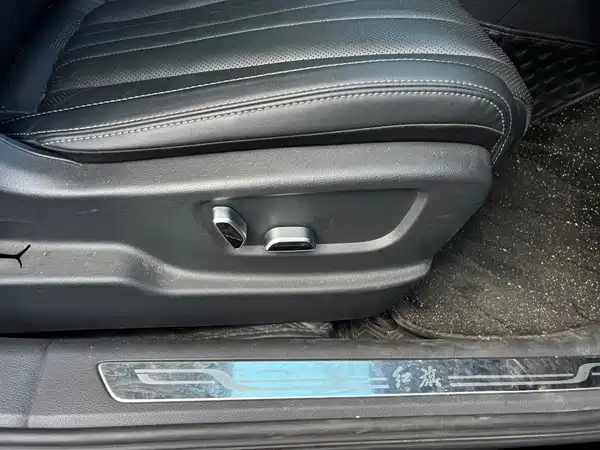 Hongqi H5 2023, фото 18