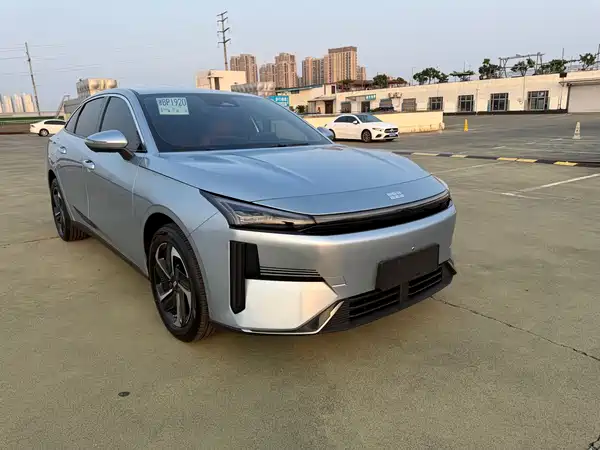 Geely Galaxy L6 2025, фото 3